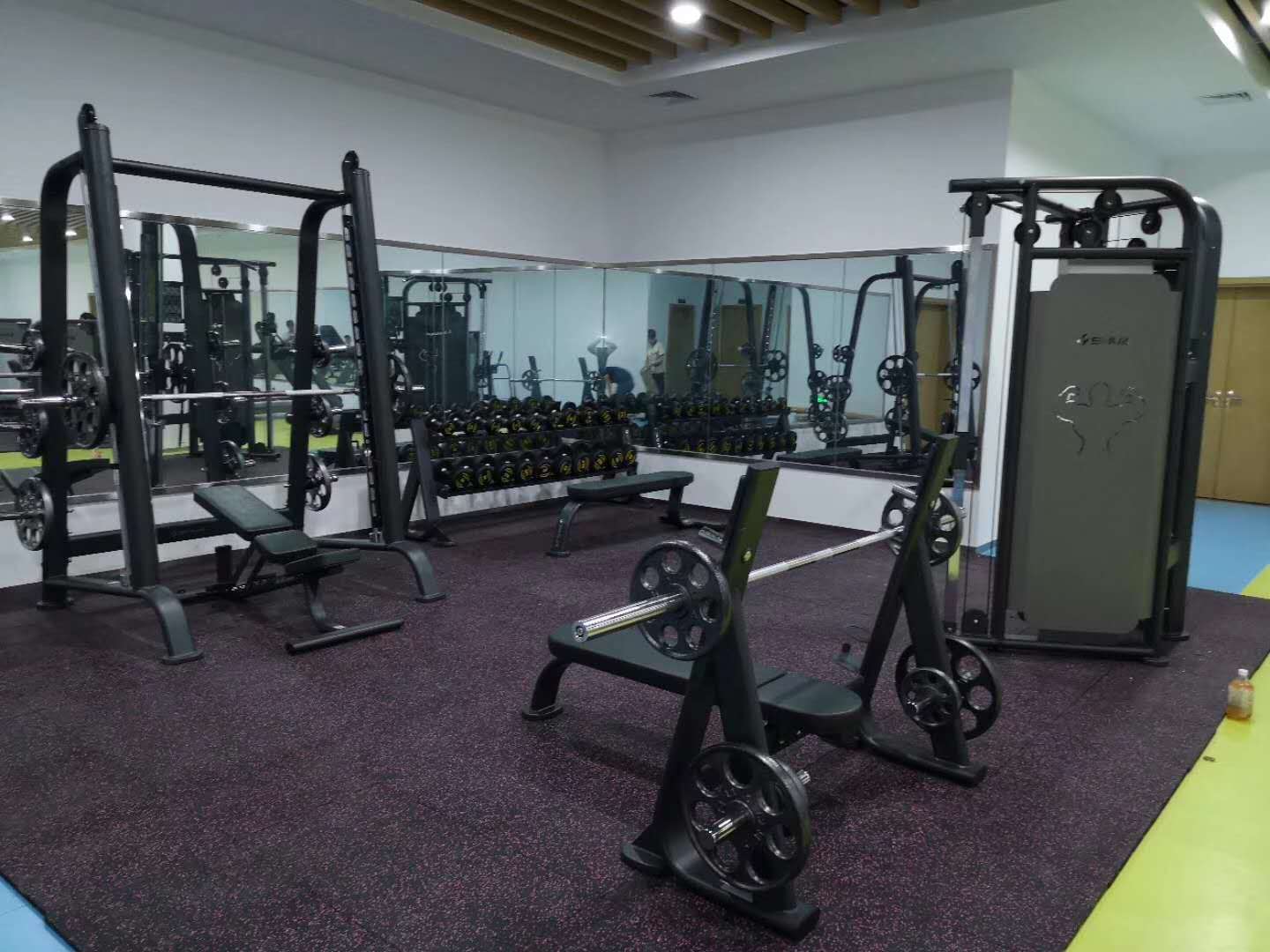 单位健身房器材